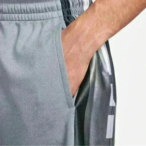 Nike Men's Dri-Fit Elite Basketball Shorts. Size medium - Picture 5 of 10